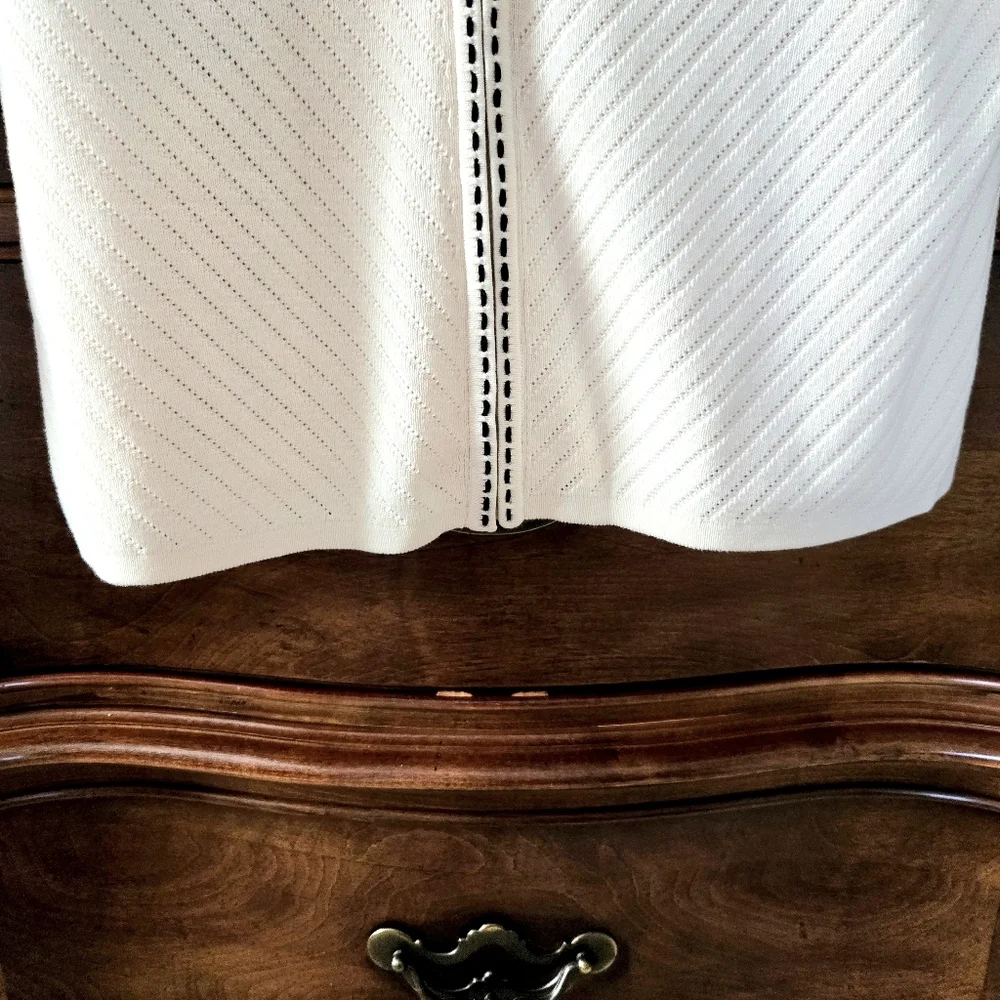 Liz Claiborne, Sweater twin-set. Off White/black. Large - Picture 9 of 15